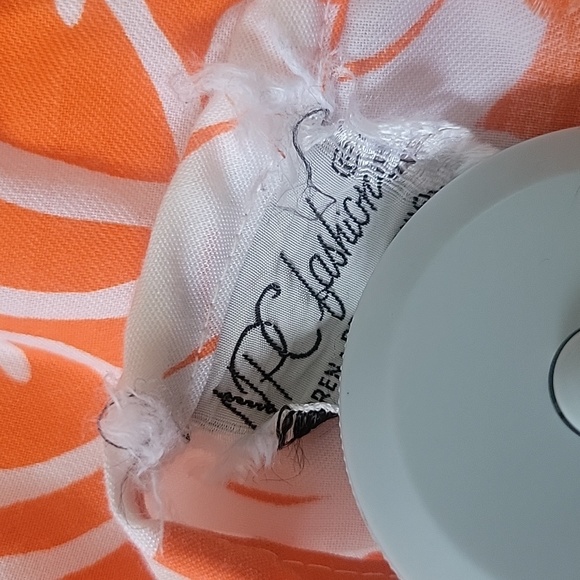 NPC Fashion | 60s Vintage Hawaiian Orange & White Floral Dress - Picture 7 of 8